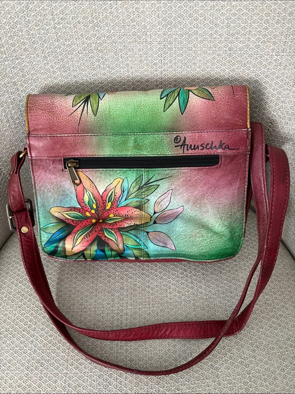 Anuschka Hand-Painted Leather Floral Crossbody Bag - Picture 4 of 6